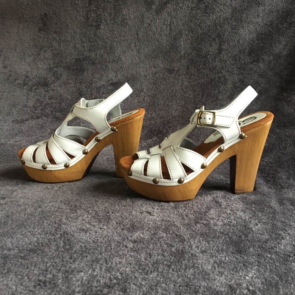 Sbicca Romana Platform Pumps